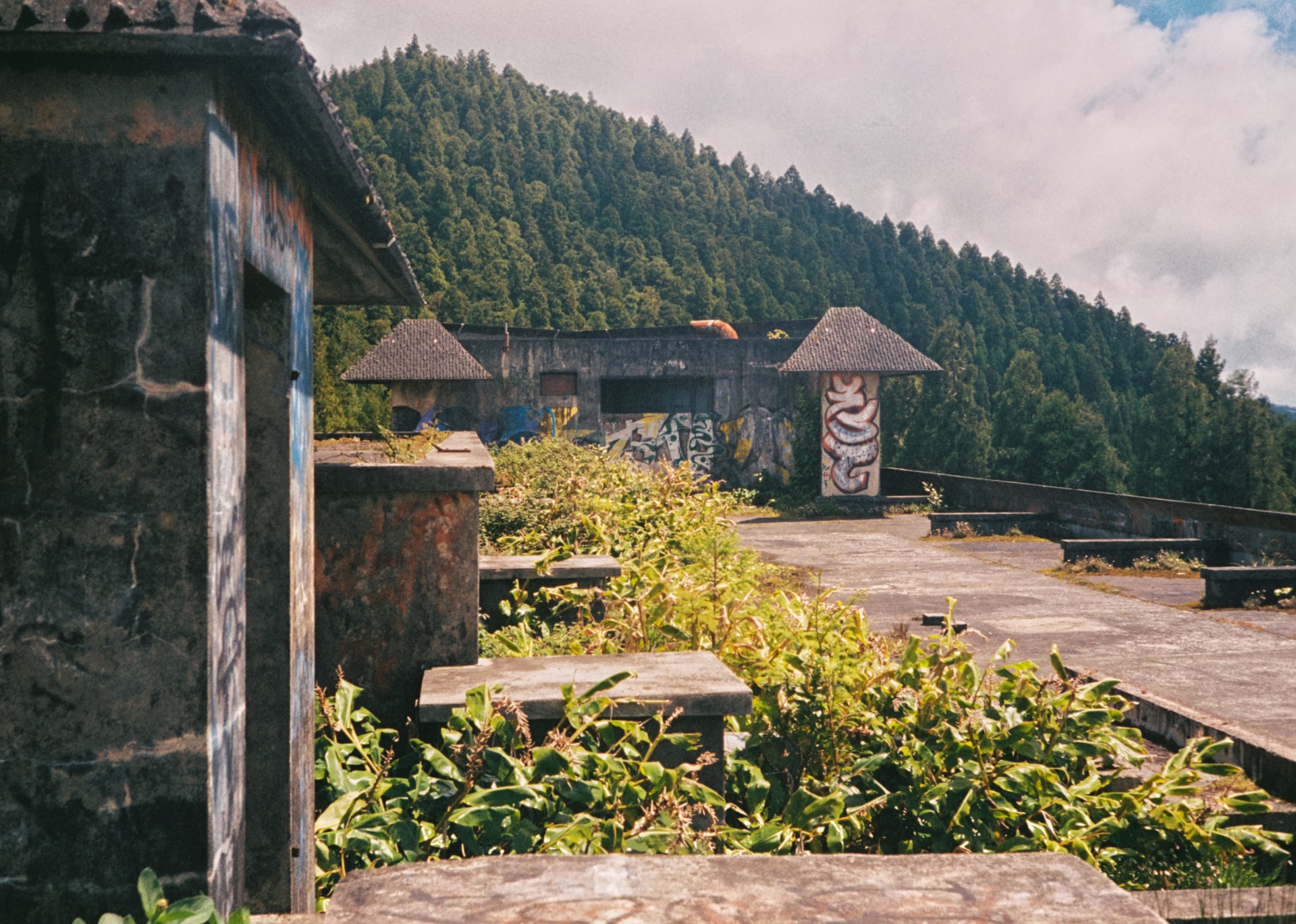 agfa 40mm solitar f28 abandoned hotel rooftop azores